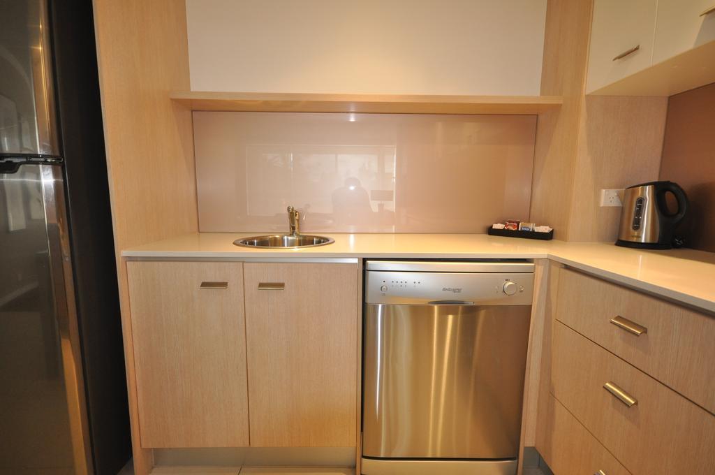Chancellor Lakeside Apartments Gold Coast Luaran gambar