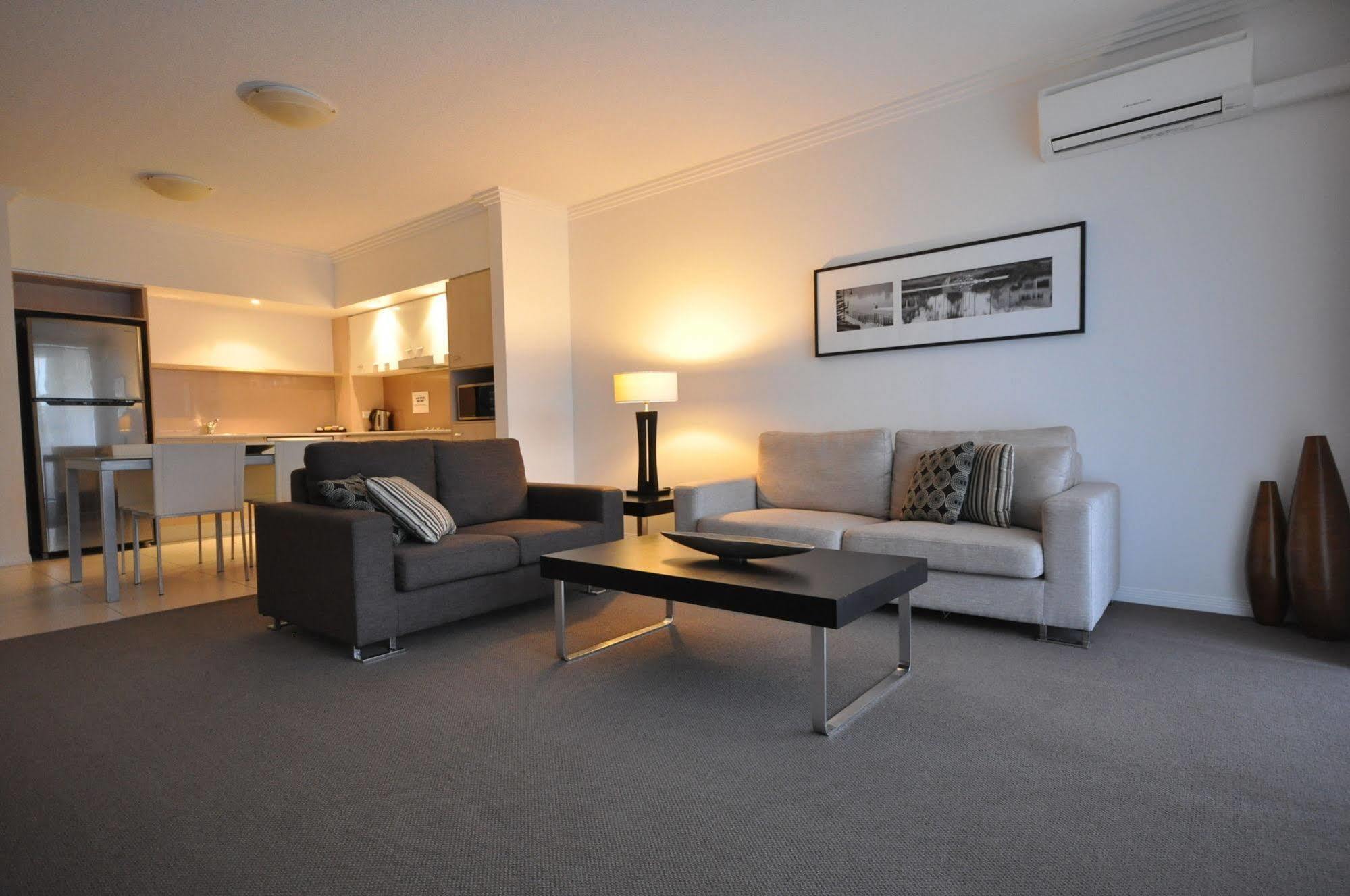 Chancellor Lakeside Apartments Gold Coast Luaran gambar