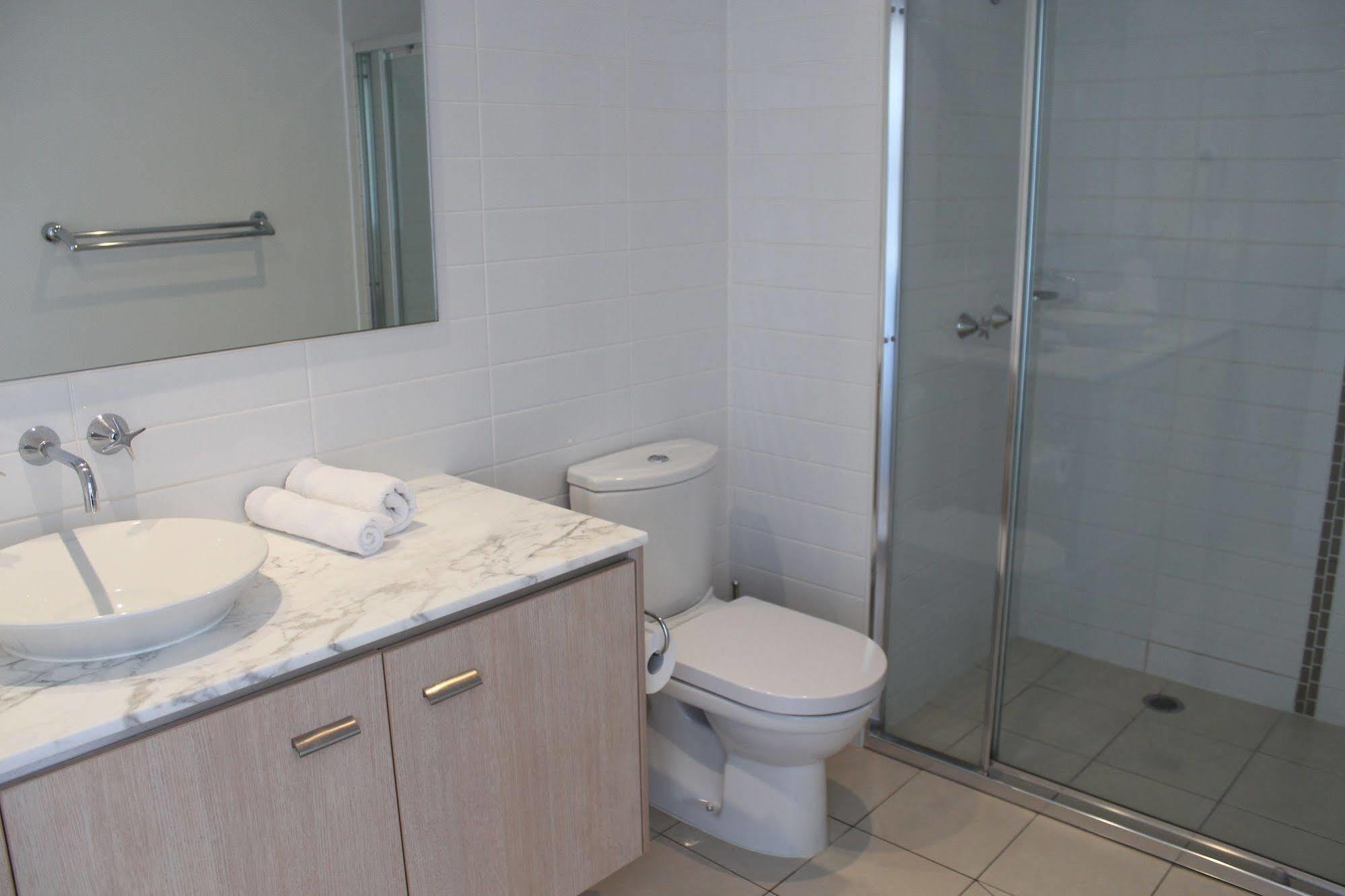 Chancellor Lakeside Apartments Gold Coast Luaran gambar