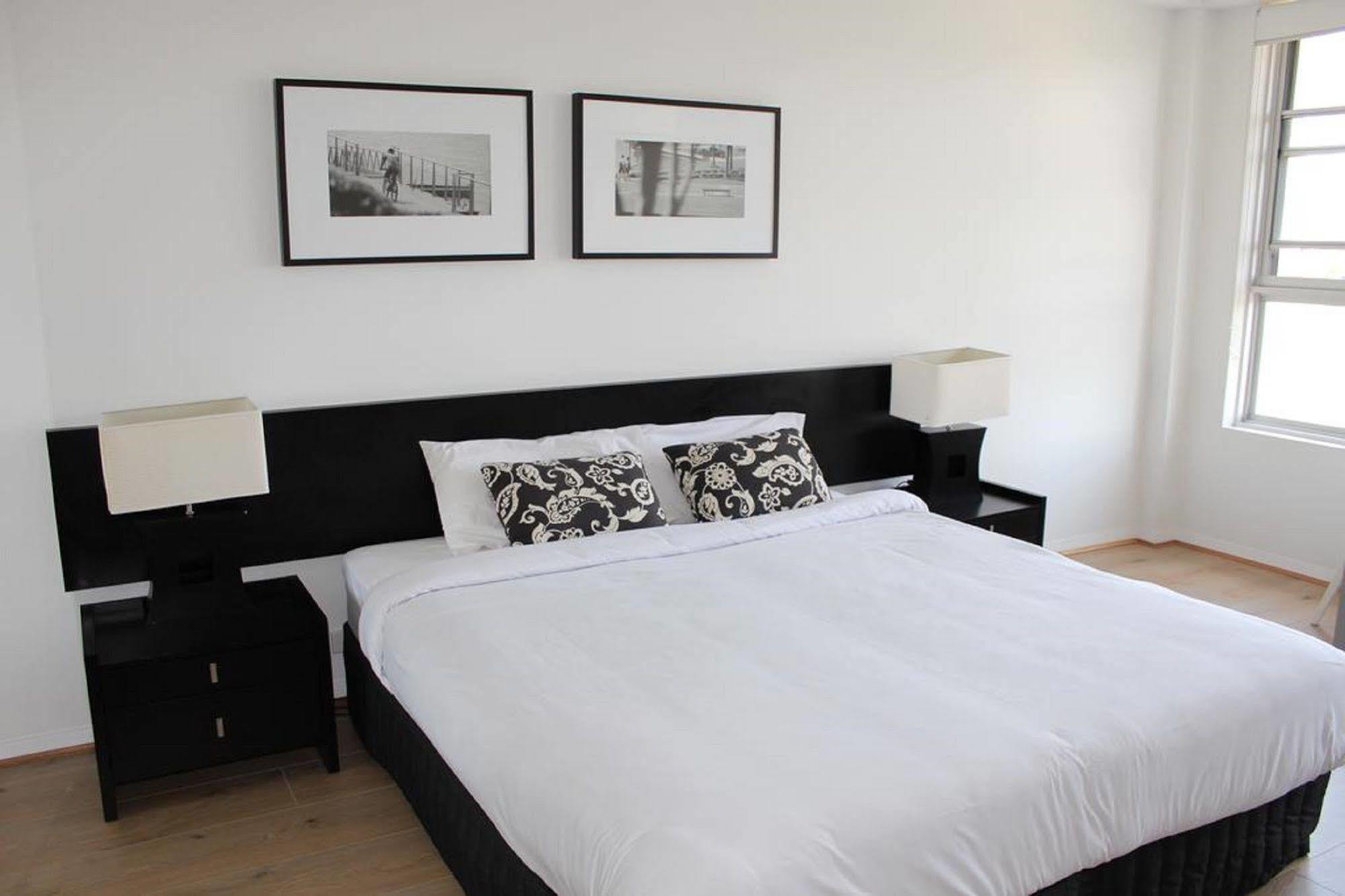 Chancellor Lakeside Apartments Gold Coast Luaran gambar
