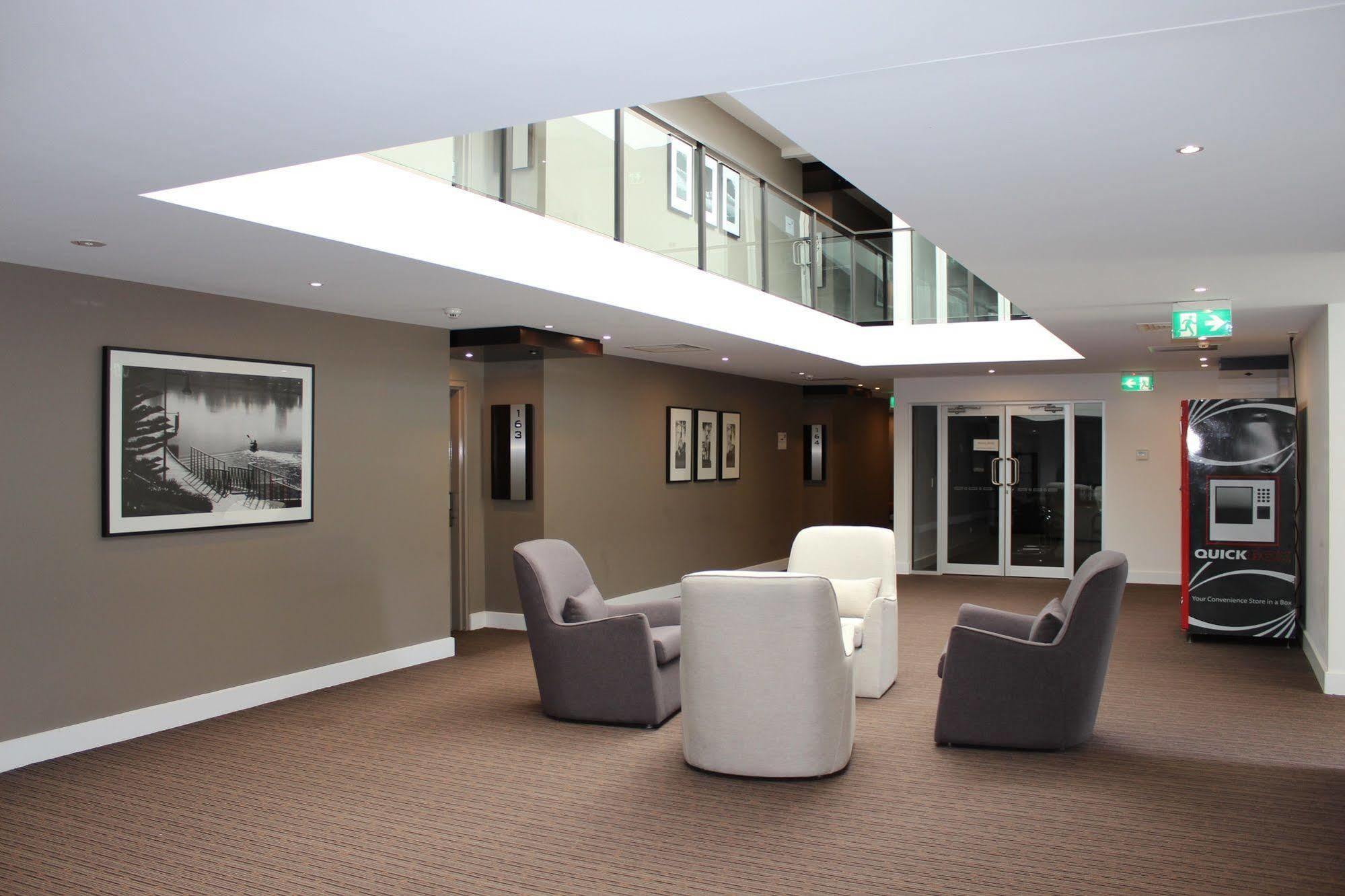 Chancellor Lakeside Apartments Gold Coast Luaran gambar