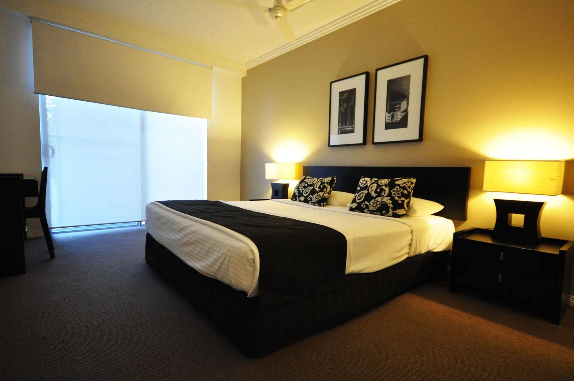 Chancellor Lakeside Apartments Gold Coast Luaran gambar